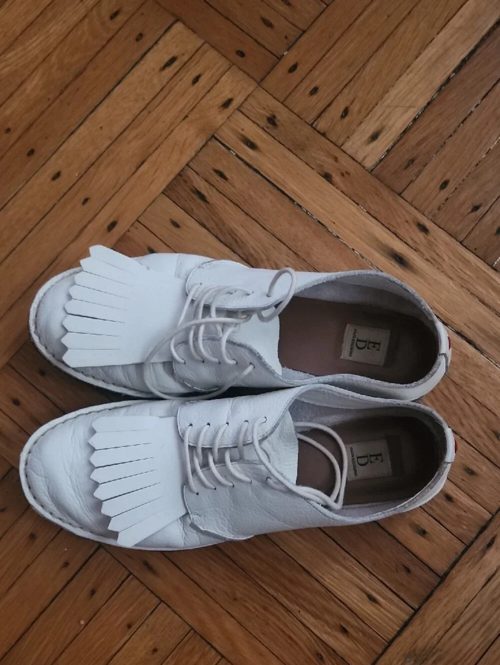 White Leather Lace-Up Kiltie Oxfords